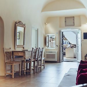 Oia Mare Villas